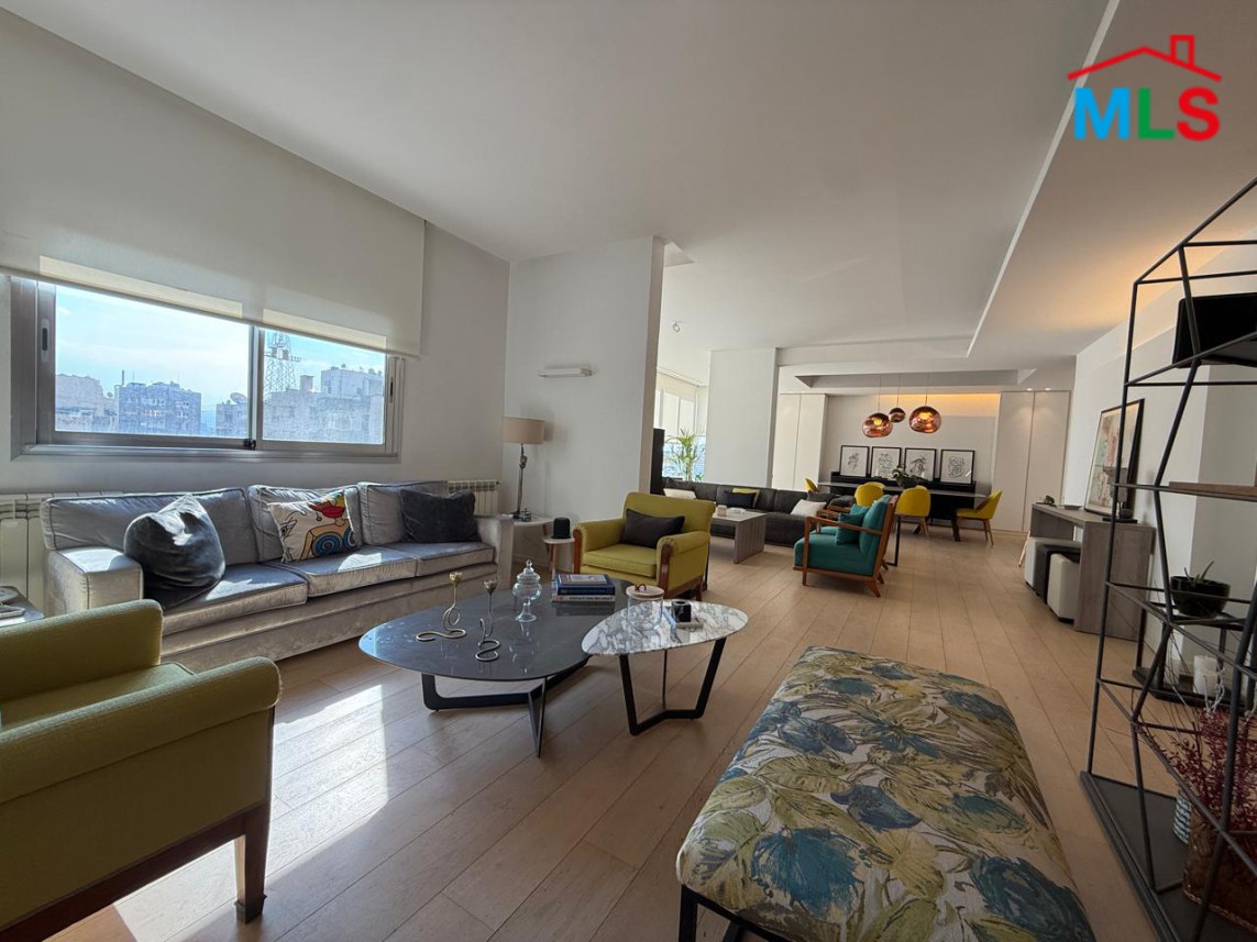 Beautiful 3-Bedroom Apartment For Sale in Achrafieh, Sioufi