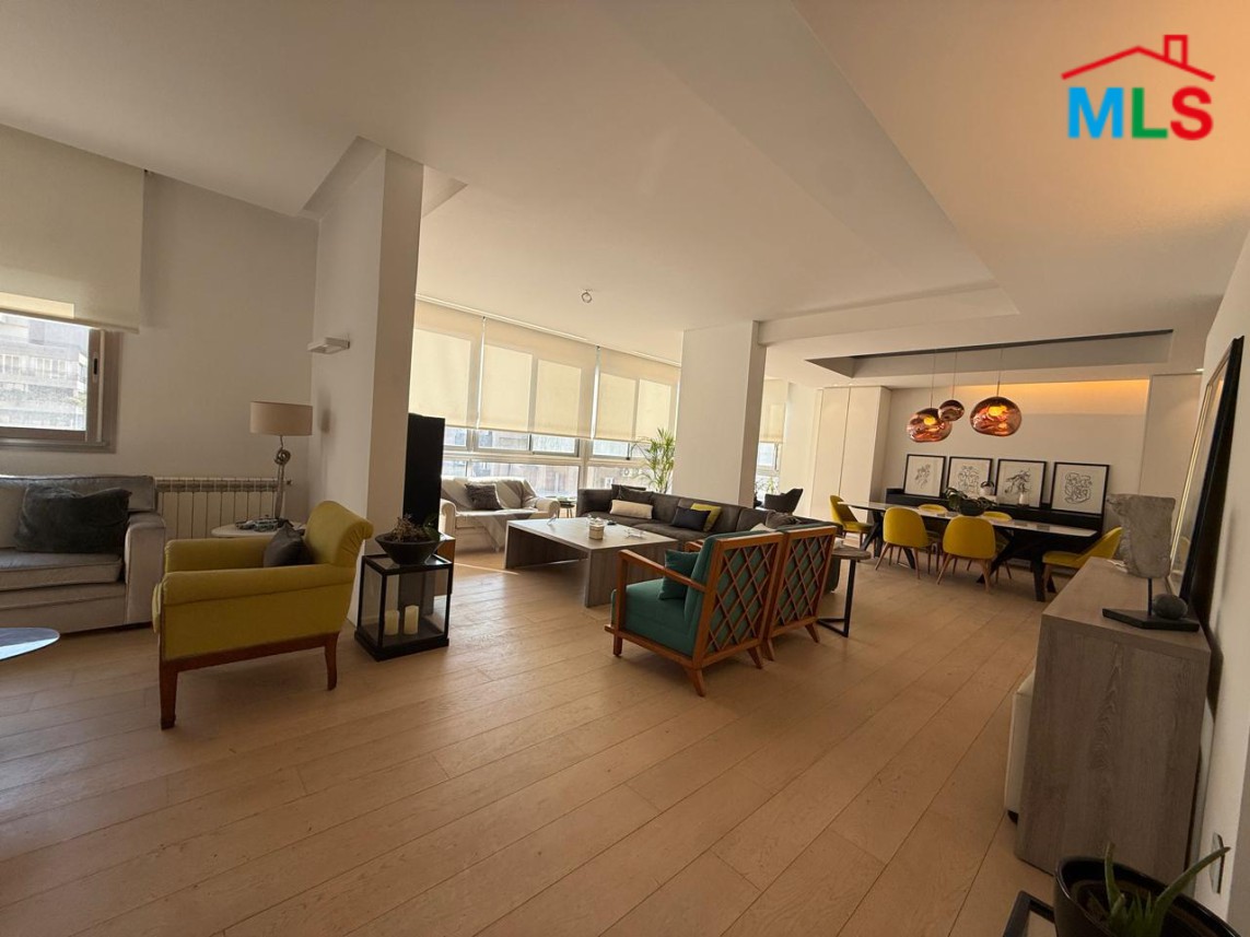 Beautiful 3-Bedroom Apartment For Sale in Achrafieh, Sioufi