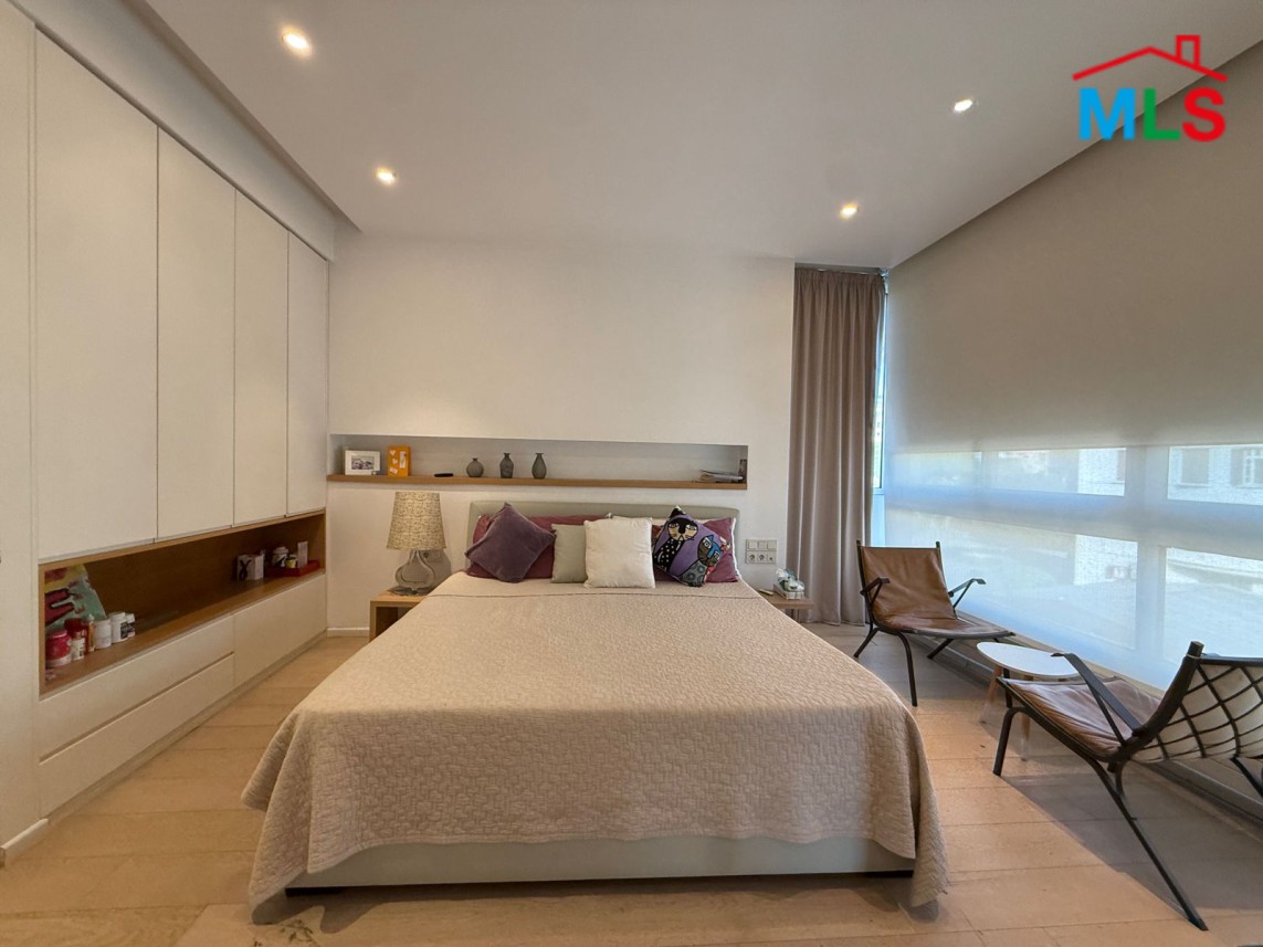 Beautiful 3-Bedroom Apartment For Sale in Achrafieh, Sioufi