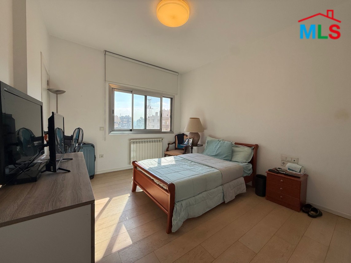 Beautiful 3-Bedroom Apartment For Sale in Achrafieh, Sioufi