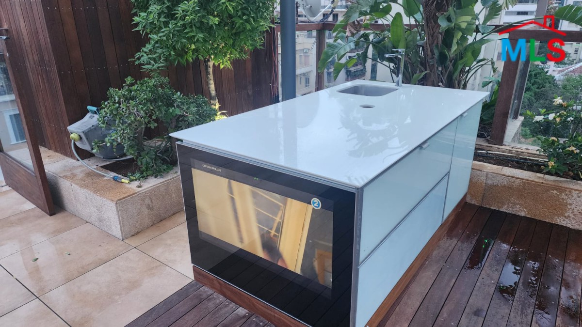 Exclusive! Luxurious Penthouse with Patio For Sale In Achrafieh, Carré D'or
