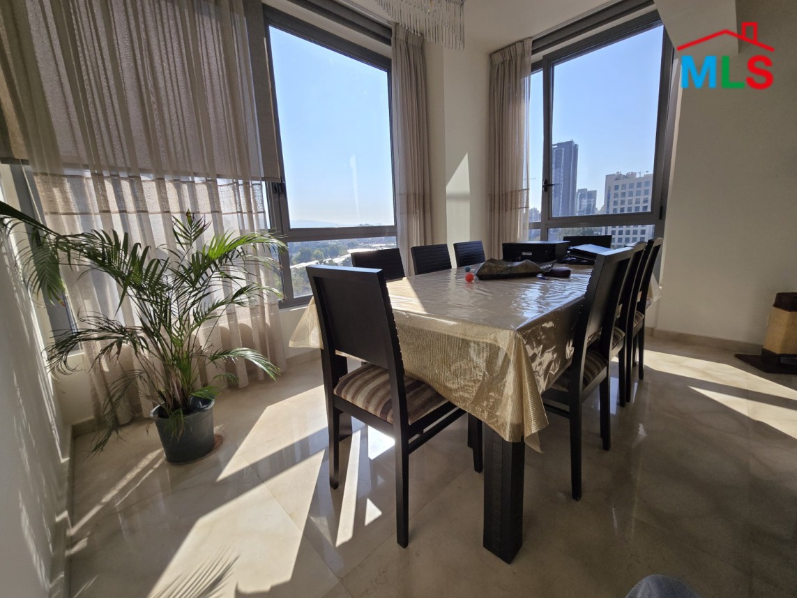 2-Bedroom Apartment with City View For Sale in Achrafieh, near Adlieh