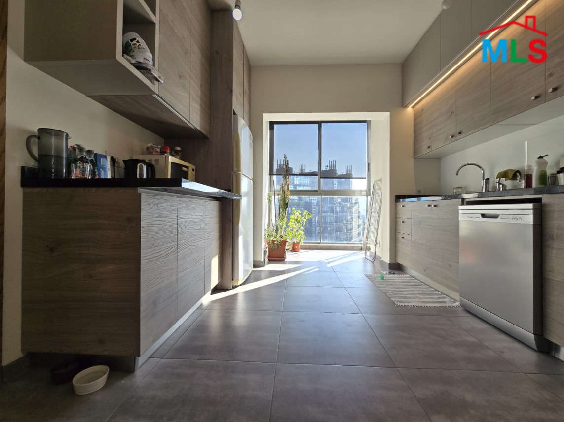 2-Bedroom Apartment with City View For Sale in Achrafieh, near Adlieh