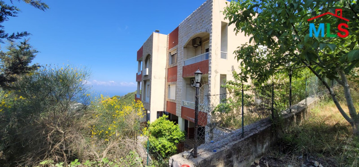 Building With Garden & Open View For Sale in Ghedras