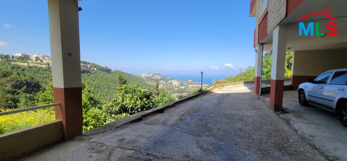 Building With Garden & Open View For Sale in Ghedras