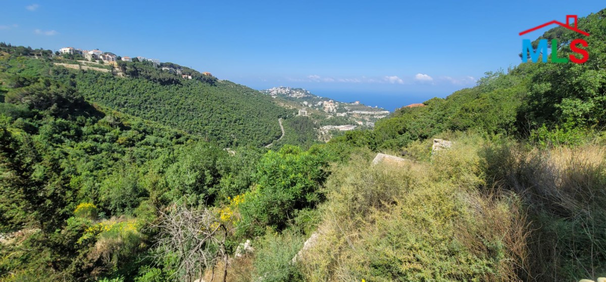 Building With Garden & Open View For Sale in Ghedras