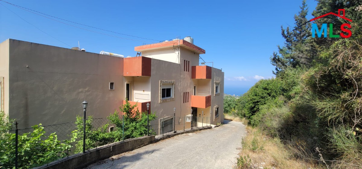 Building With Garden & Open View For Sale in Ghedras