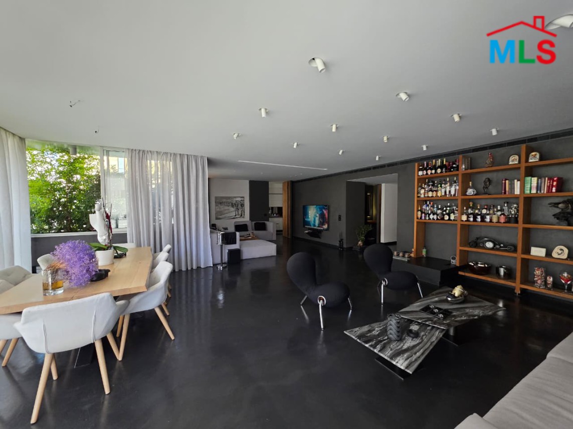 Furnished 3-Bedroom Apartment For Sale in Achrafieh, Sassine
