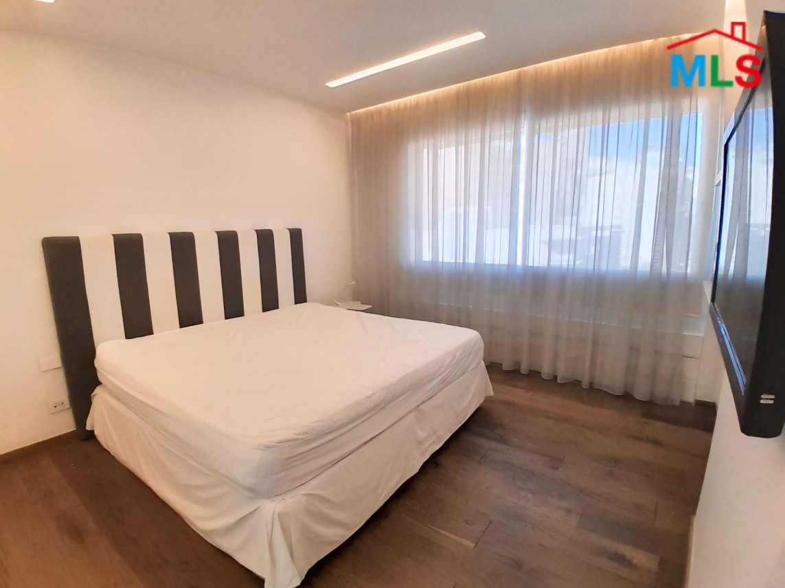 Furnished 3-Bedroom Apartment For Sale in Achrafieh, Sassine