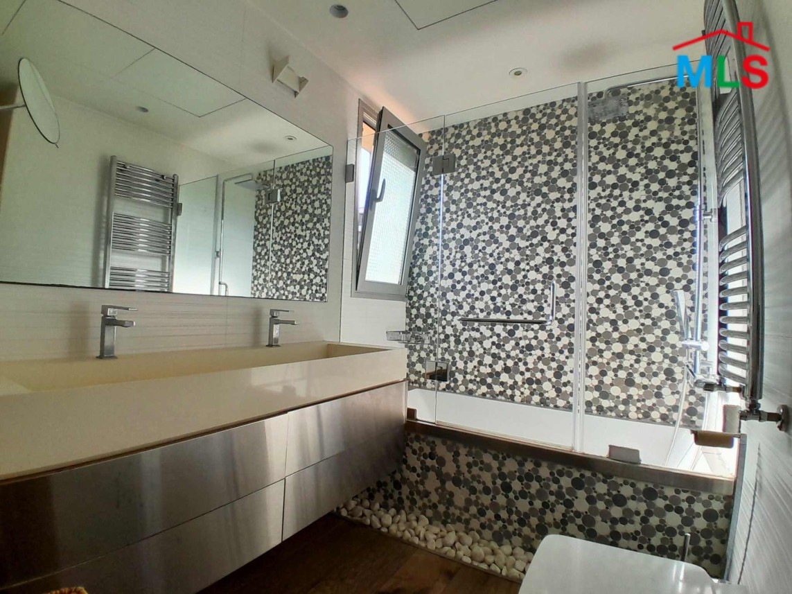 Furnished 3-Bedroom Apartment For Sale in Achrafieh, Sassine