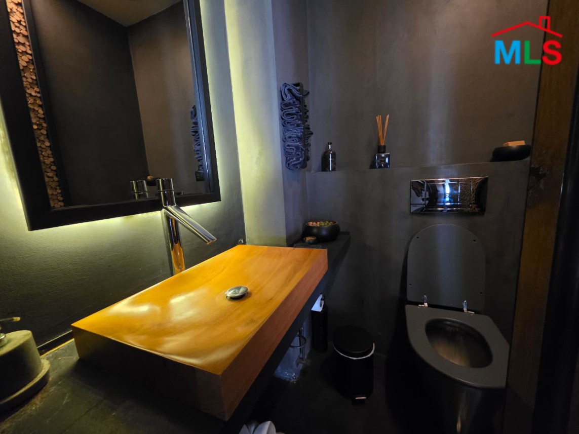 Furnished 3-Bedroom Apartment For Sale in Achrafieh, Sassine