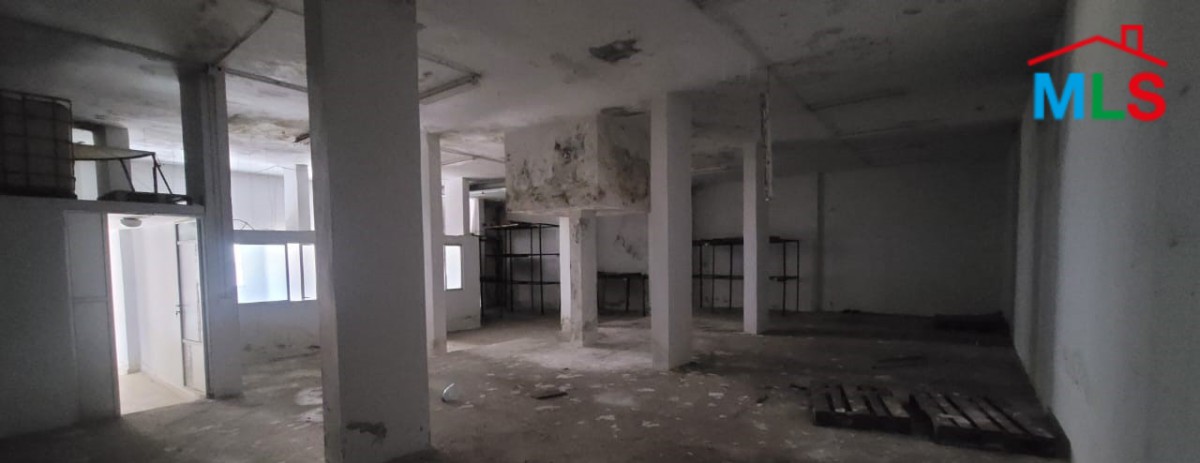 Double Height Warehouse For Sale in Rawda