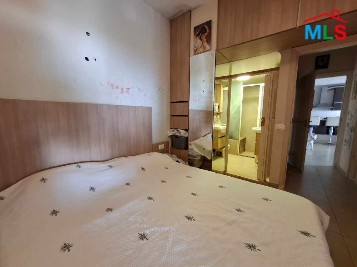Cozy 2-Bedroom Apartment For Sale in A Prime Location In Ballouneh