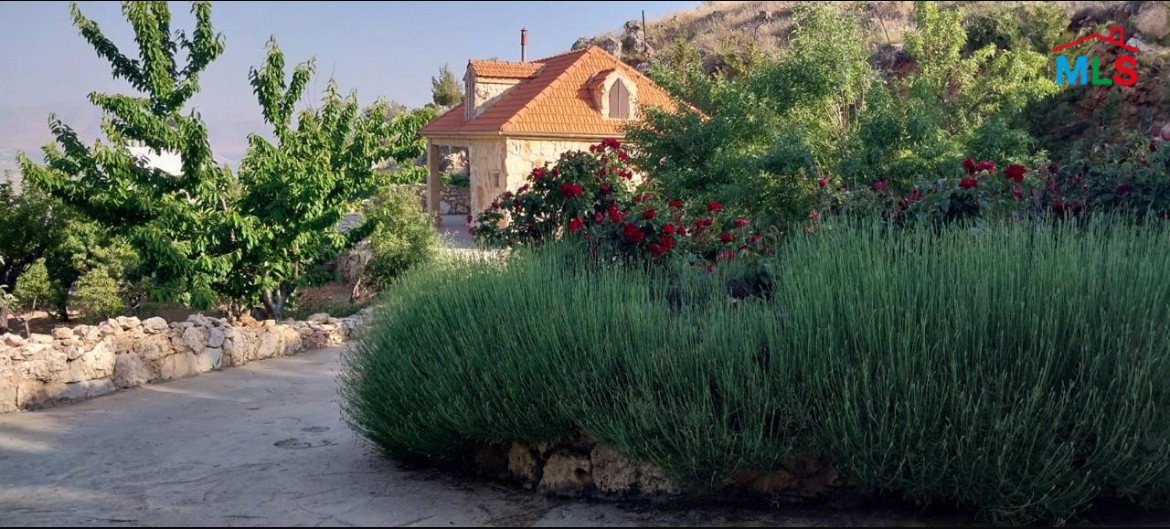 Old Lebanese-Style House With A Spacious Land For Sale in Dhour, Zahle