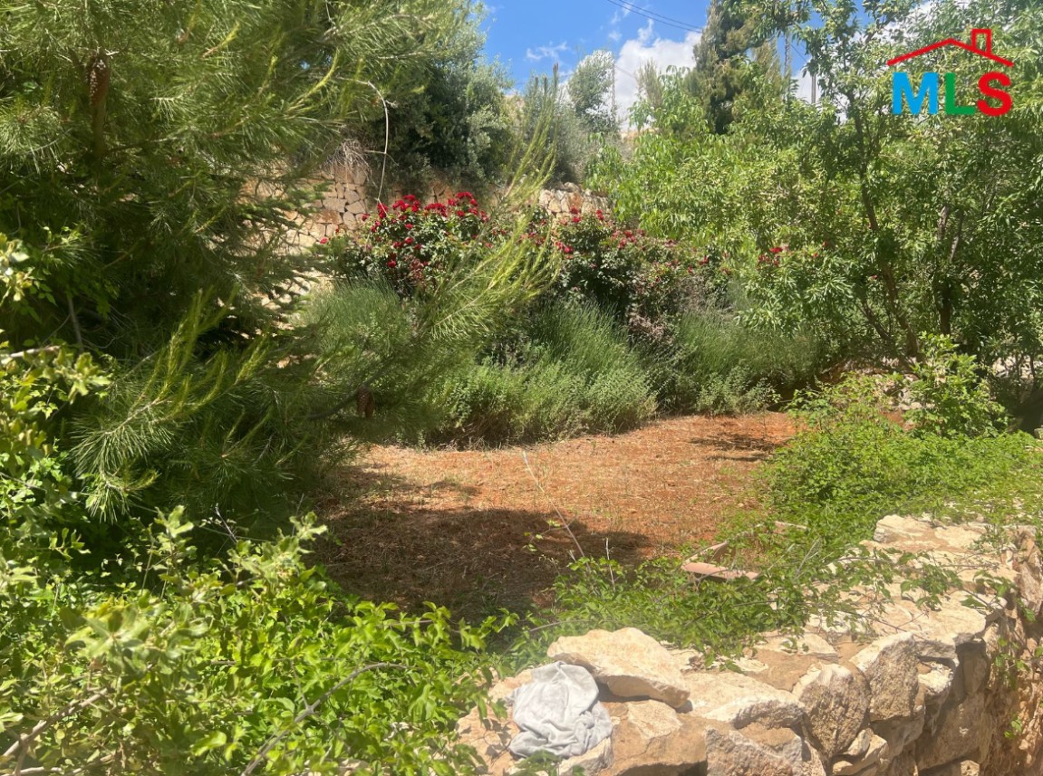 Old Lebanese-Style House With A Spacious Land For Sale in Dhour, Zahle