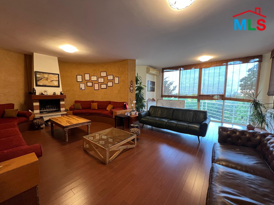 Charming Villa For Sale In The Heart Of Aamchit