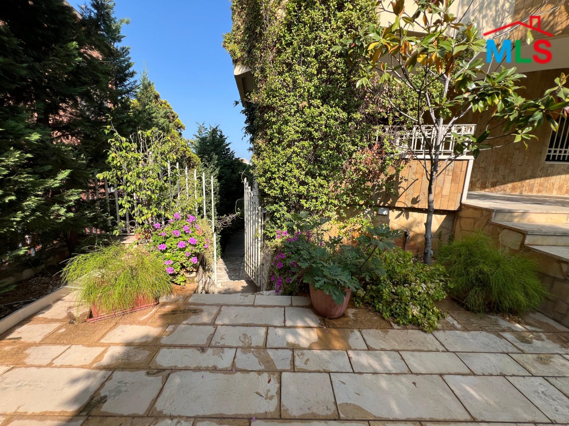 Charming Villa For Sale In The Heart Of Aamchit