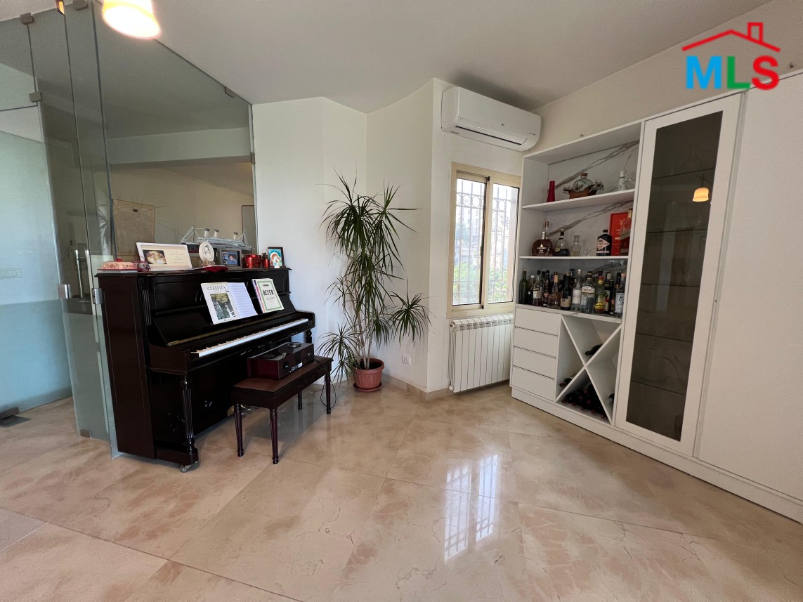 Charming Villa For Sale In The Heart Of Aamchit