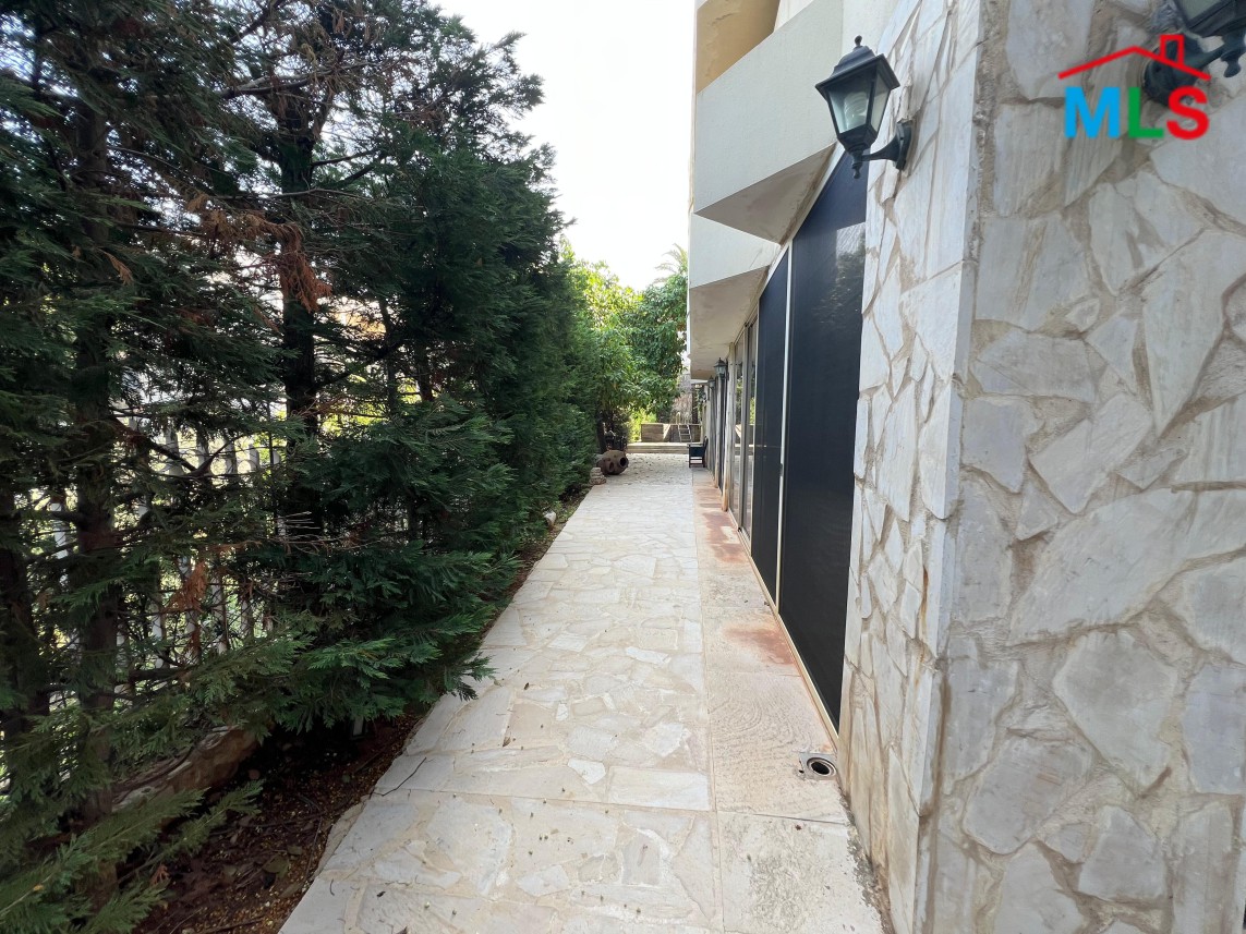 Charming Villa For Sale In The Heart Of Aamchit