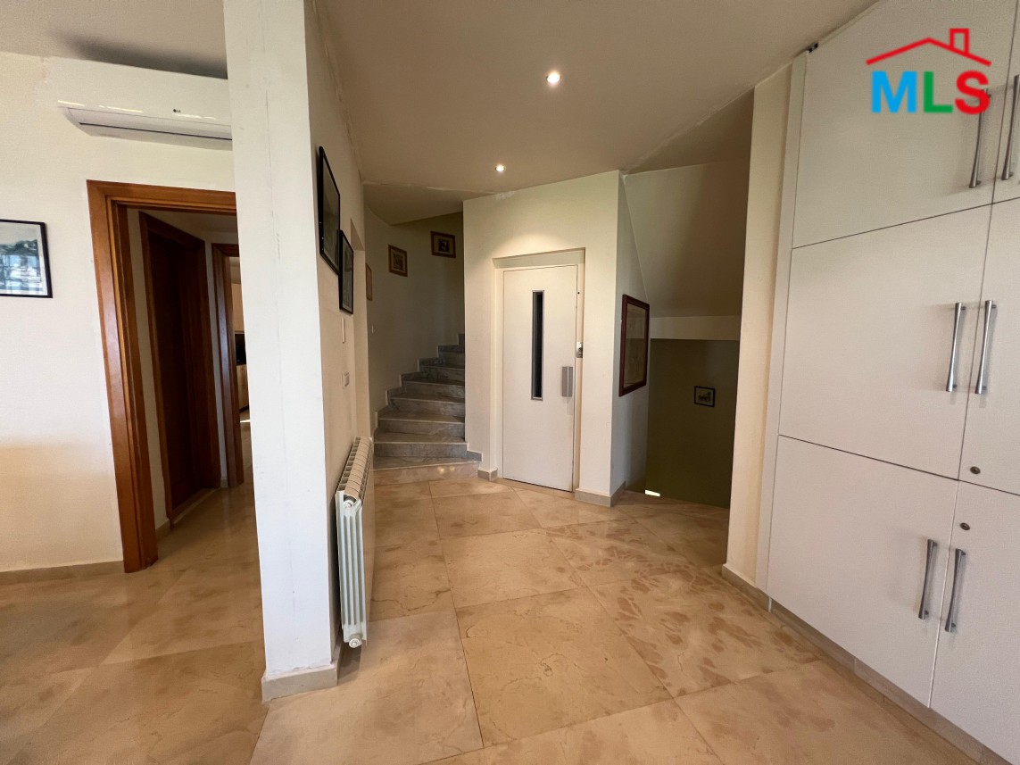 Charming Villa For Sale In The Heart Of Aamchit
