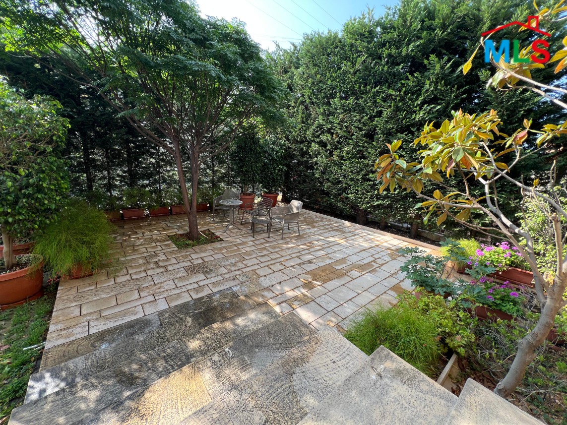 Charming Villa For Sale In The Heart Of Aamchit
