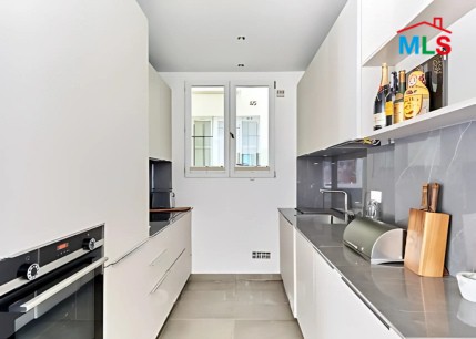 RENOVATED APARTMENT FOR SALE l PASSY I PARIS 16ème l FRANCE- 66m2