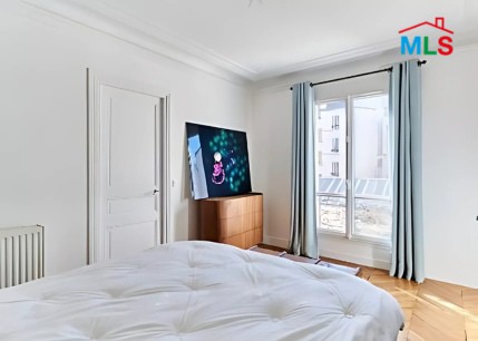 RENOVATED APARTMENT FOR SALE l PASSY I PARIS 16ème l FRANCE- 66m2