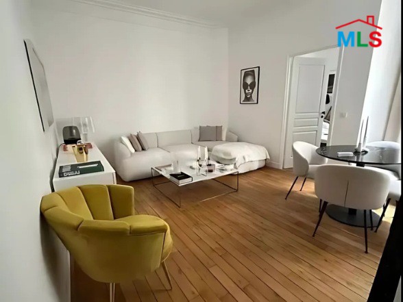 RENOVATED APARTMENT FOR SALE l SPONTINI I PARIS 16ème l FRANCE - 47m2