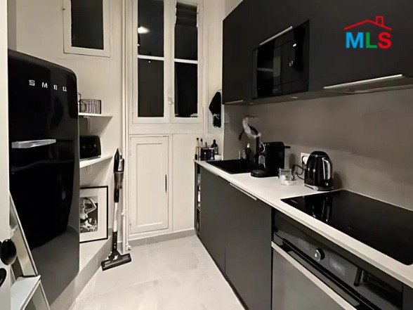 RENOVATED APARTMENT FOR SALE l SPONTINI I PARIS 16ème l FRANCE - 47m2