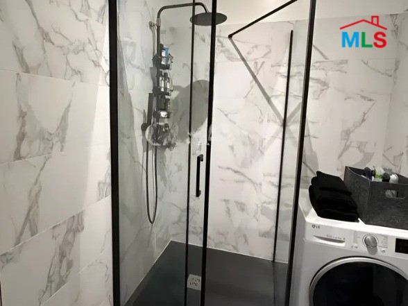 RENOVATED APARTMENT FOR SALE l SPONTINI I PARIS 16ème l FRANCE - 47m2