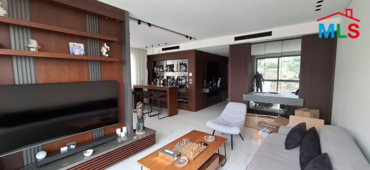 Fully Furnished Decorated High-End Apartment For Sale in Bsalim