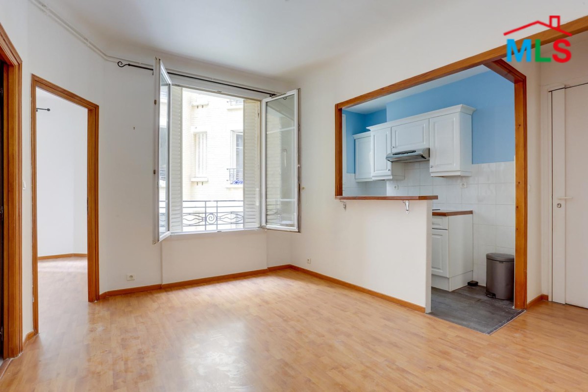 BRIGHT APARTMENT FOR SALE l SAINT-AMAND l PARIS 15ème, FRANCE - 33m2