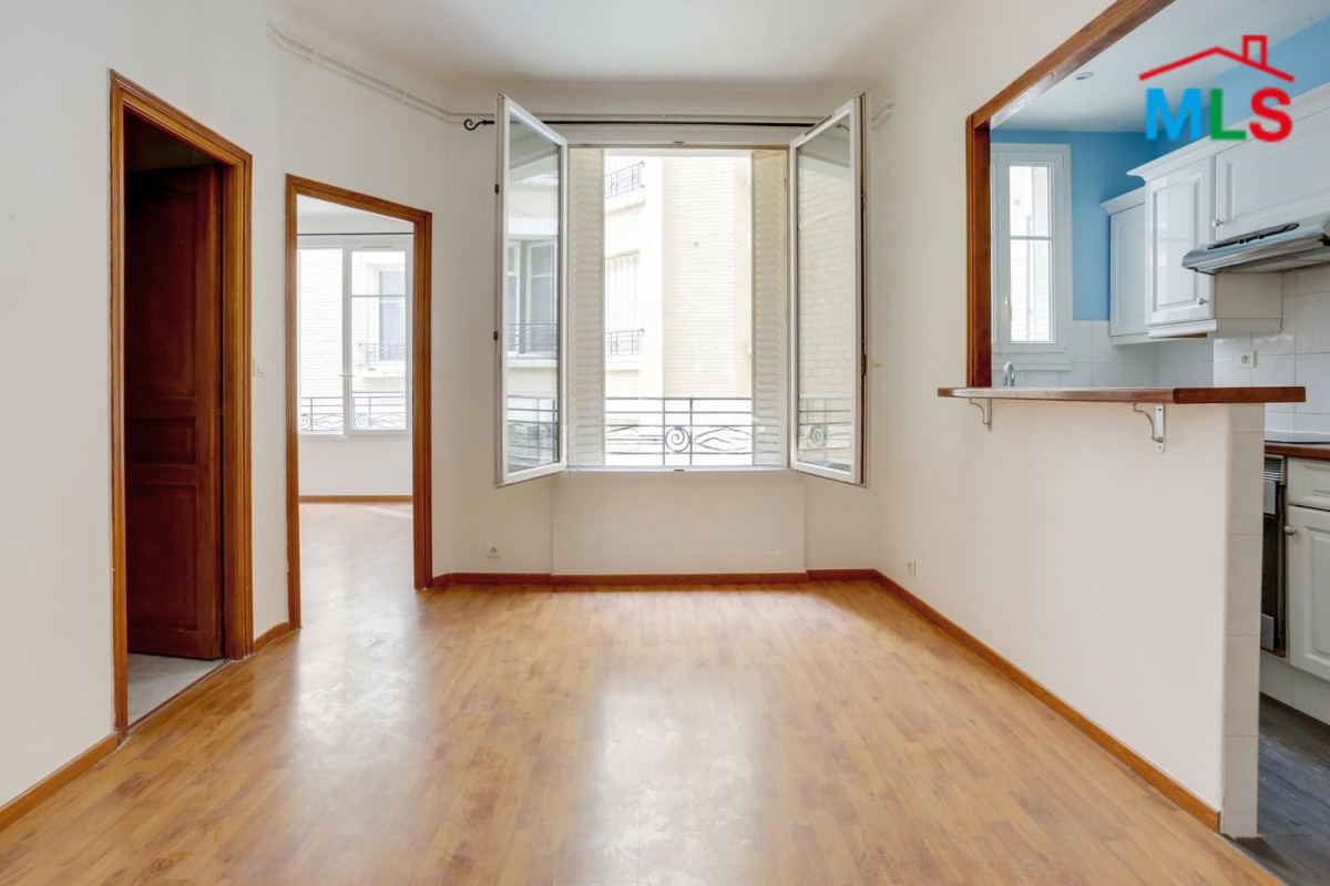 BRIGHT APARTMENT FOR SALE l SAINT-AMAND l PARIS 15ème, FRANCE - 33m2