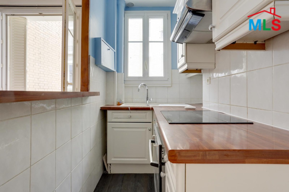 BRIGHT APARTMENT FOR SALE l SAINT-AMAND l PARIS 15ème, FRANCE - 33m2