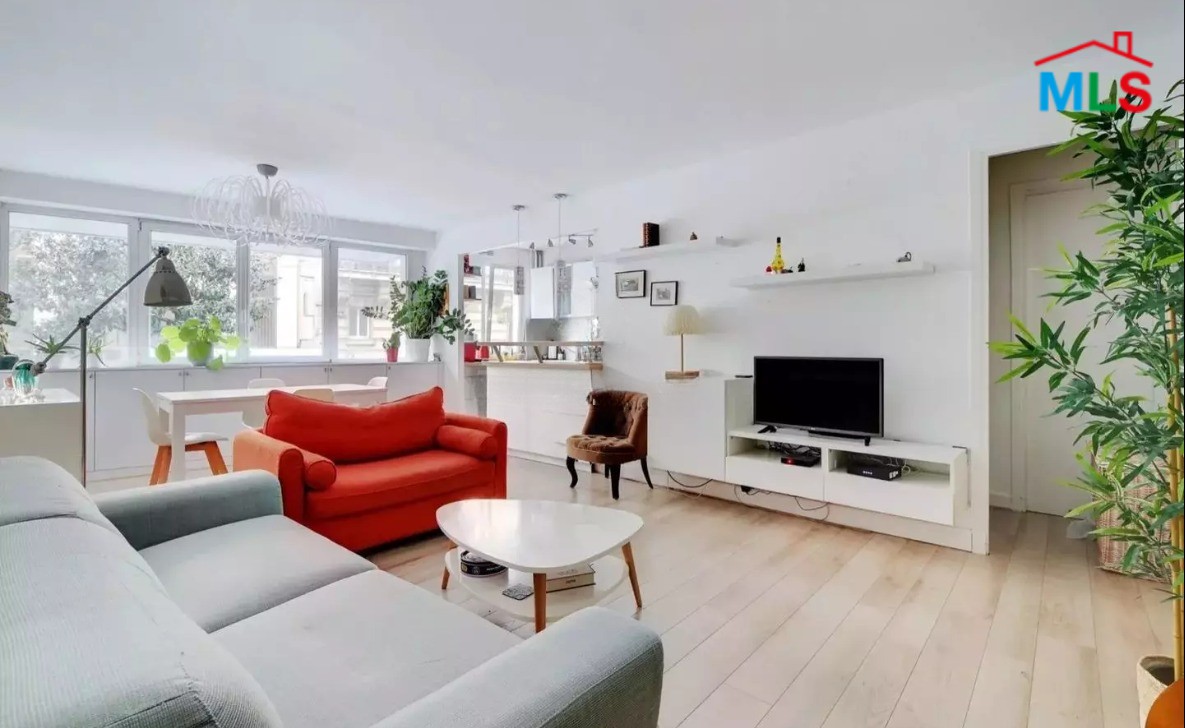 BEAUTIFULLY DESIGNED APARTMENT FOR SALE l AUTEUIL l PARIS 16ème, FRANCE - 67m2