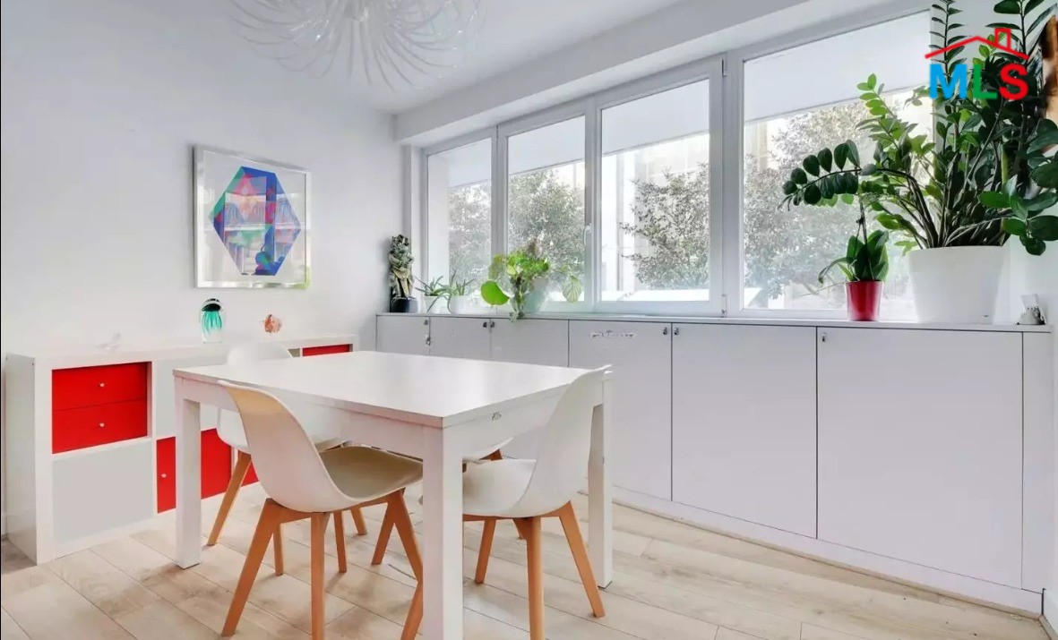 BEAUTIFULLY DESIGNED APARTMENT FOR SALE l AUTEUIL l PARIS 16ème, FRANCE - 67m2