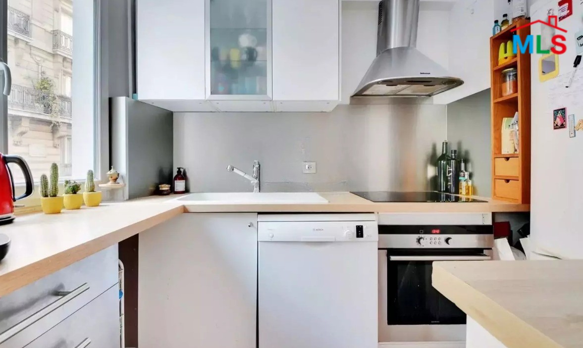 BEAUTIFULLY DESIGNED APARTMENT FOR SALE l AUTEUIL l PARIS 16ème, FRANCE - 67m2