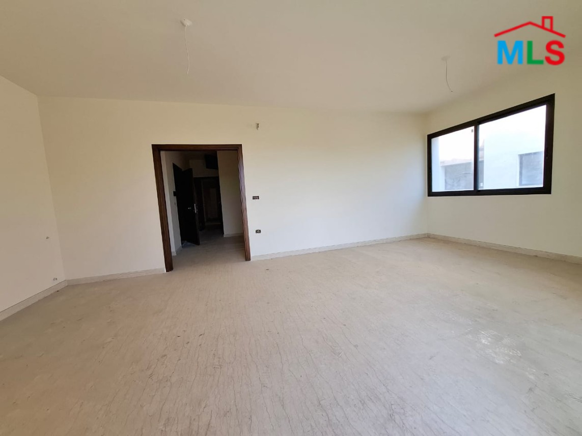 Apartment With Mountain View For Sale In New Shayle