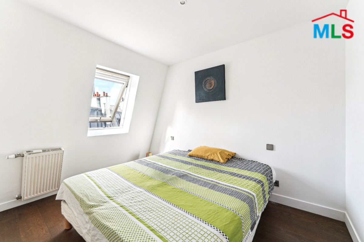 BRIGHT APARTMENT FOR SALE l FAUBOURG SAINT-HONORÉ l PARIS 8ème, FRANCE - 74m2