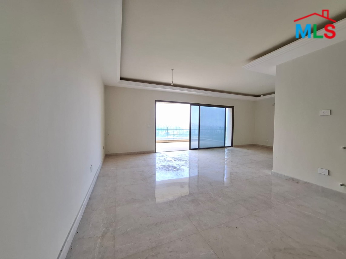 Spacious 3-Bedroom Apartment With Garden For Sale in Shayle