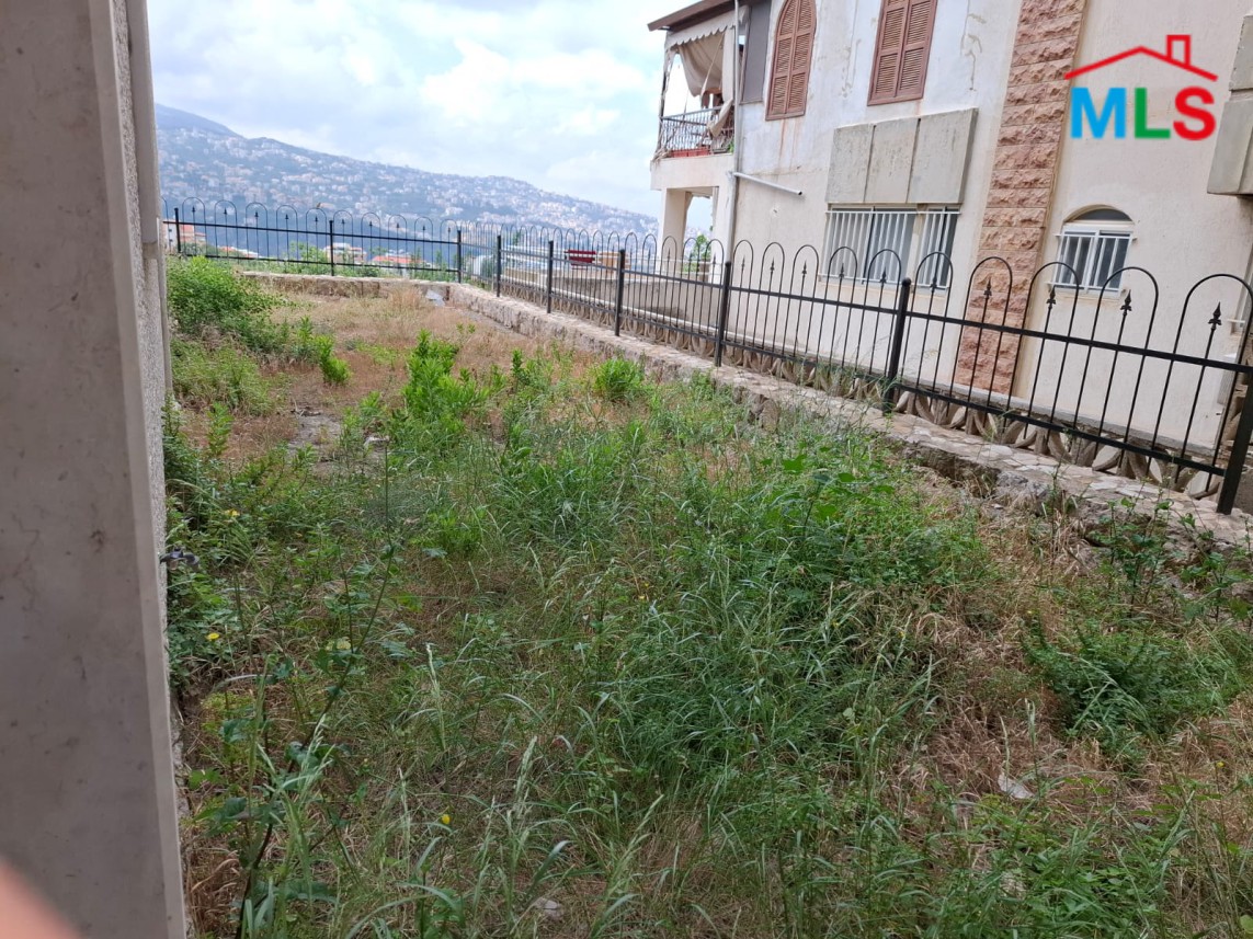 Spacious 3-Bedroom Apartment With Garden For Sale in Shayle