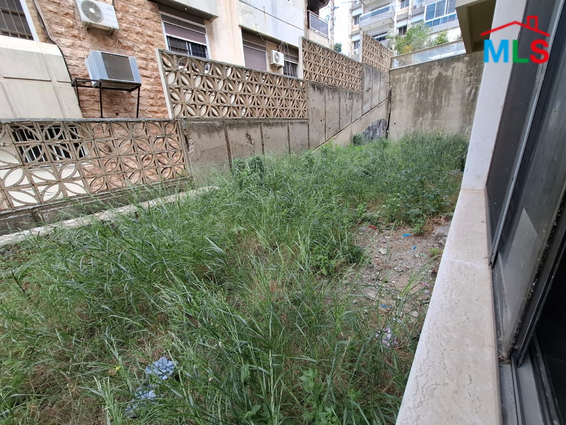 Spacious 3-Bedroom Apartment With Garden For Sale in Shayle