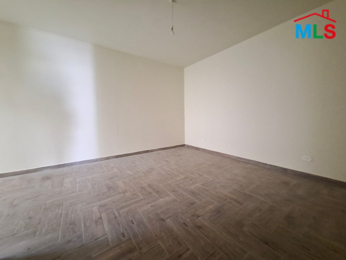 Spacious 3-Bedroom Apartment With Garden For Sale in Shayle