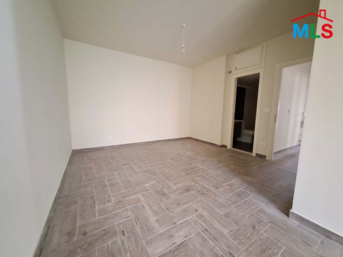 Spacious 3-Bedroom Apartment With Garden For Sale in Shayle