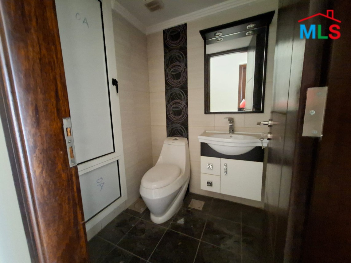 Spacious 3-Bedroom Apartment With Garden For Sale in Shayle