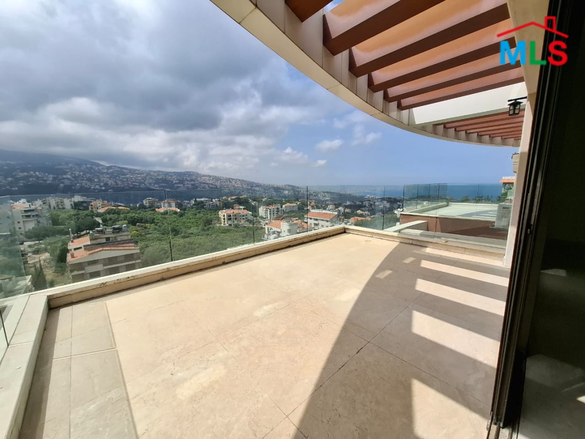 Lovely Duplex With Terrace & Mountain View For Sale in Shayle