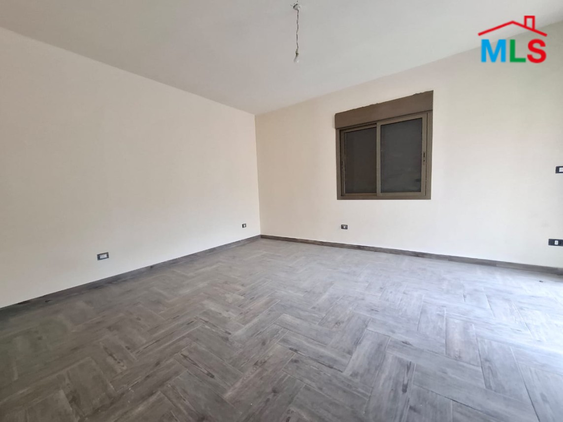 Lovely Duplex With Terrace & Mountain View For Sale in Shayle