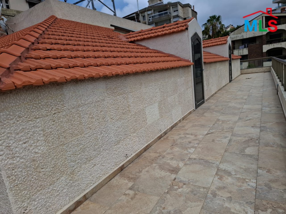 Lovely Duplex With Terrace & Mountain View For Sale in Shayle