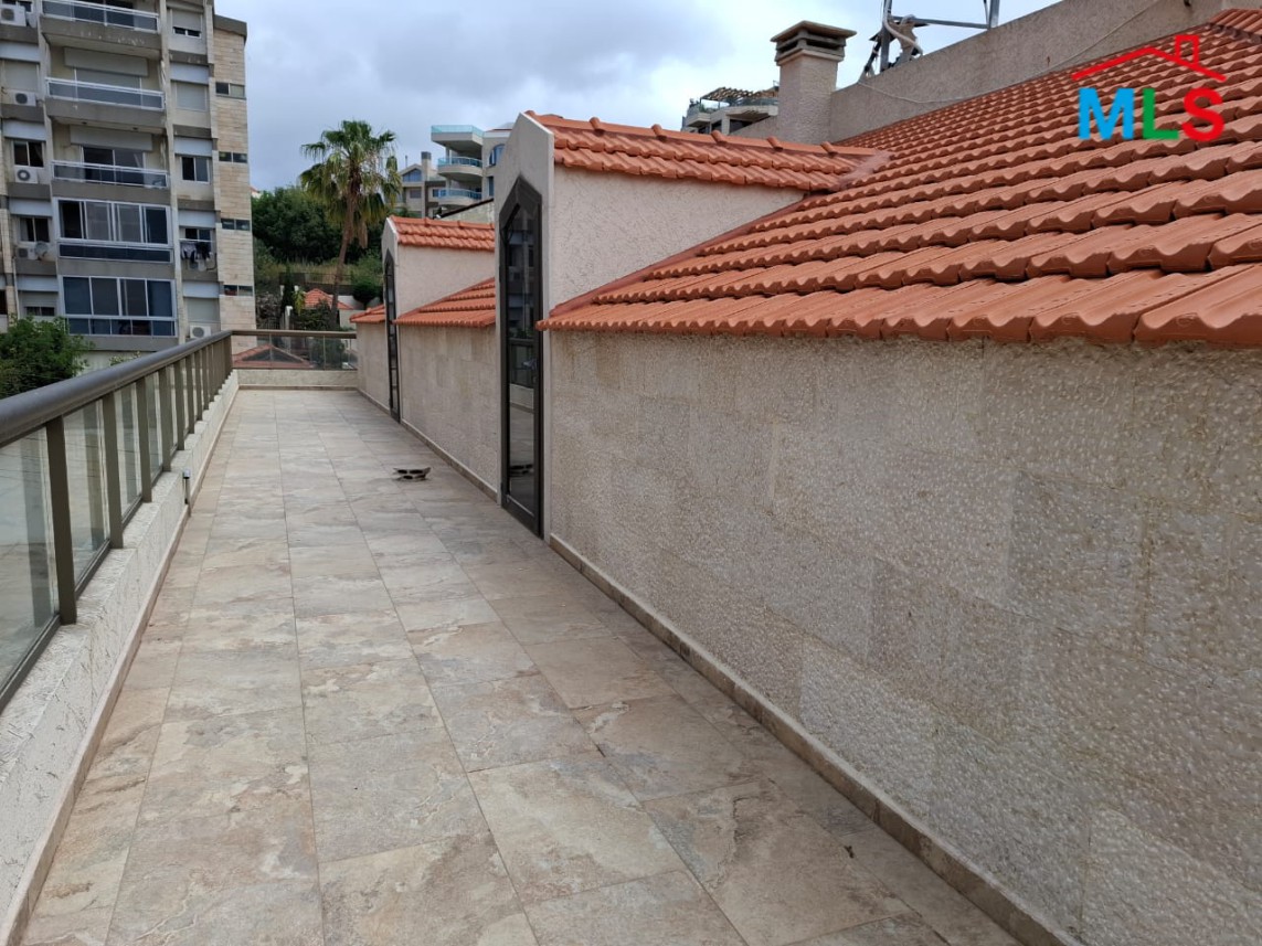 Lovely Duplex With Terrace & Mountain View For Sale in Shayle