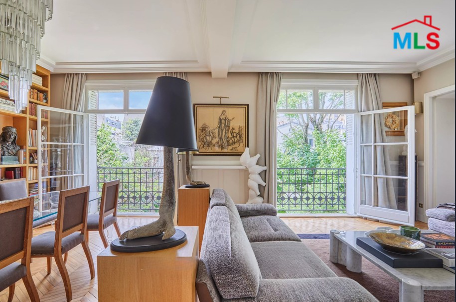 CHARMING APARTMENT FOR SALE l TERNES l PARIS 17ème l FRANCE - 126m2